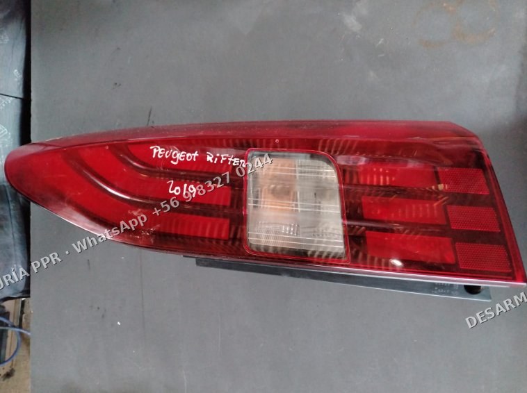 Foco trasero derecho Peugeot Rifter 2019